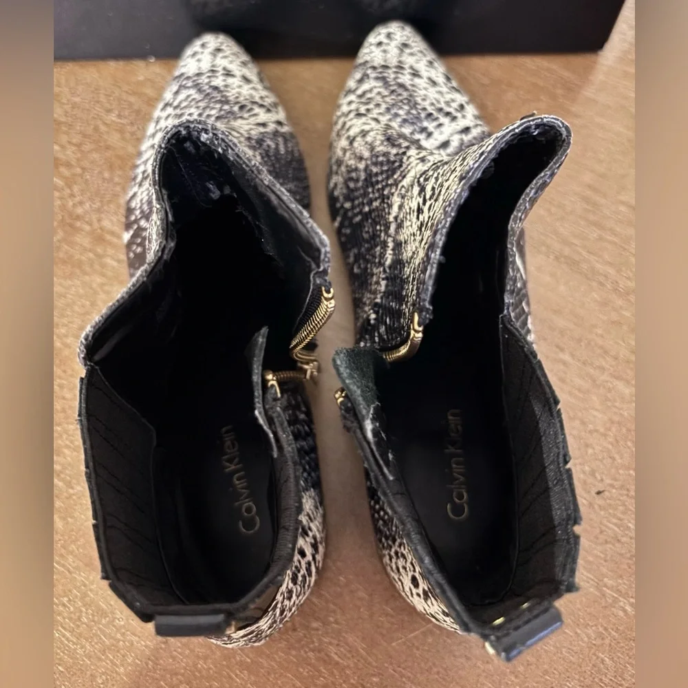 Calvin Klein Eunice Snakeskin Ankle Booties Black White Pointed Toe Size 7